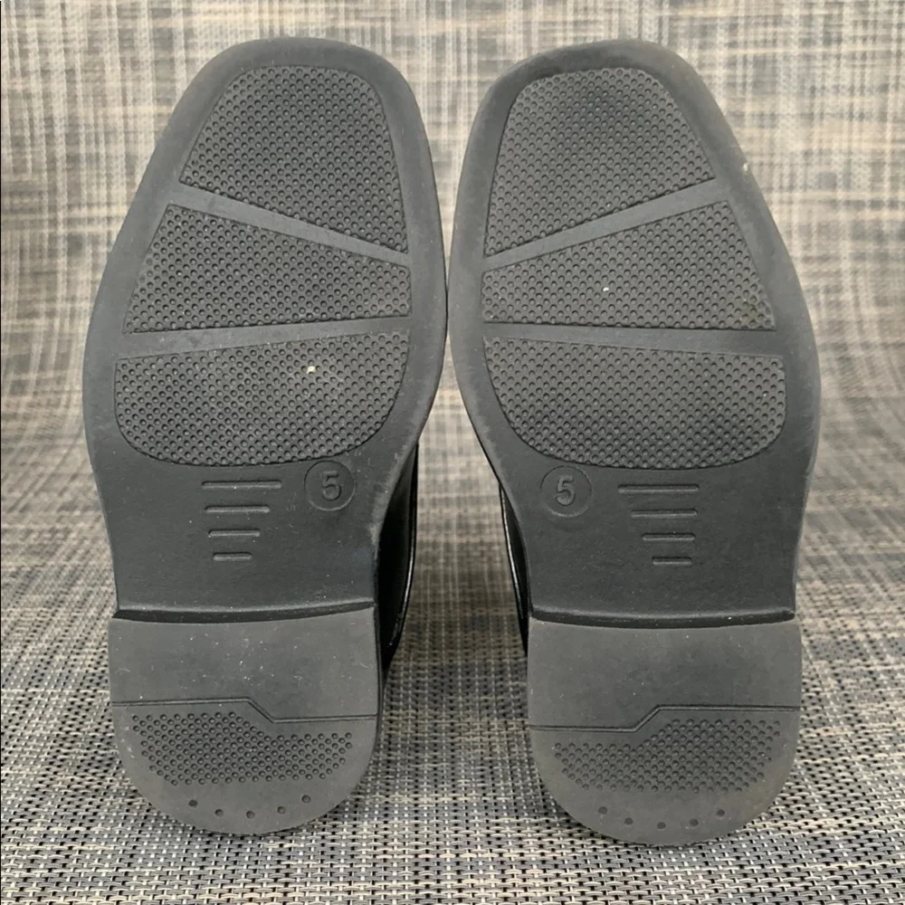 Perry Ellis these perry
